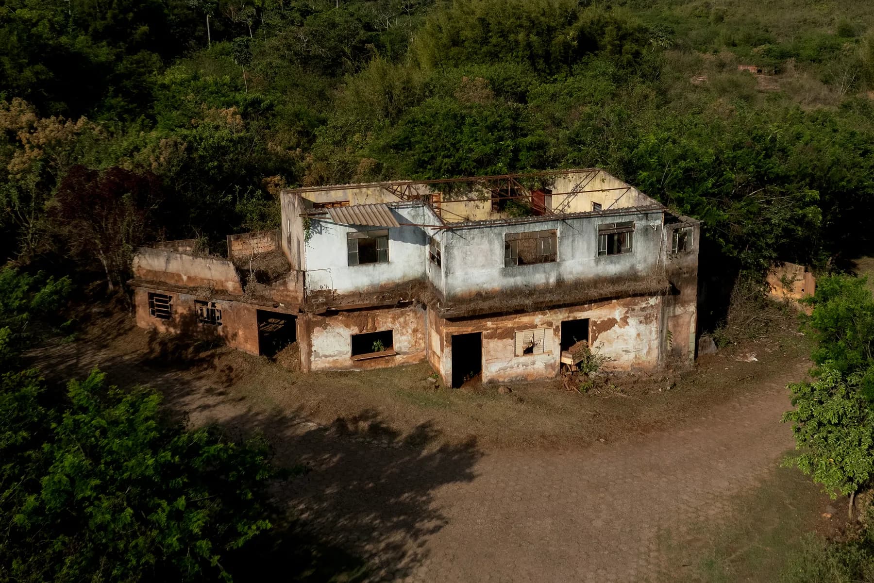 Justicia británica examina responsabilidad de empresa minera BHP en desastre ecológico de Brasil en 2015