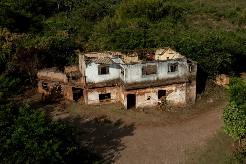 Justicia británica examina responsabilidad de empresa minera BHP en desastre ecológico de Brasil en 2015