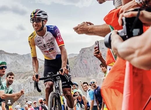 El colombiano Égan Bernal abandonó la prueba élite masculina de ruta en el Mundial de Ciclismo 2025 en Ruanda