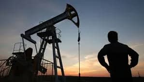 Trump evalúa suspender la Ley Jones para estabilizar los precios del petróleo