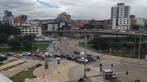 Cierres viales en la Avenida Calle 100 de Bogotá están generando retrasos en la movilidad del sector
