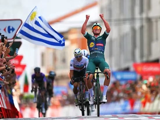 El danés Mads Pedersen del equipo Lidl-Trek ganó la etapa 15 de la Vuelta a España: Buitrago y Bernal los mejores colombianos