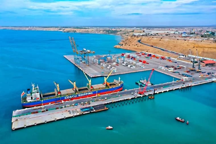 El megapuerto de Chancay, en Perú, se convertirá en el primer "puerto inteligente" de Sudamérica, incorporando avanzada tecnología 5G y automatización
