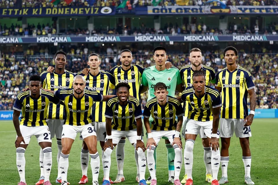 El colombiano Jhon Durán marcó gol en la victoria del Fenerbahçe sobre el Feyenoord en la Champions League