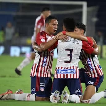 Junior de local venció a Patriotas en las postrimerías del partido; Santa Fe empató ante Águilas y Medellín igualó con La Equidad en la jornada dominical de la Liga