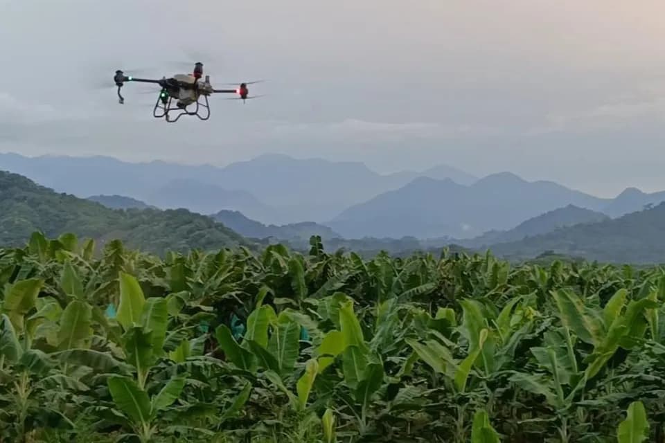 Los narcotraficantes colombianos están viajando a Ucrania en busca de expertos en drones para uso en el conflicto interno