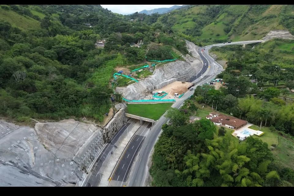 Covipacífico culminó obras de estabilización en el tramo El Líbano de la Autopista Conexión Pacífico 1