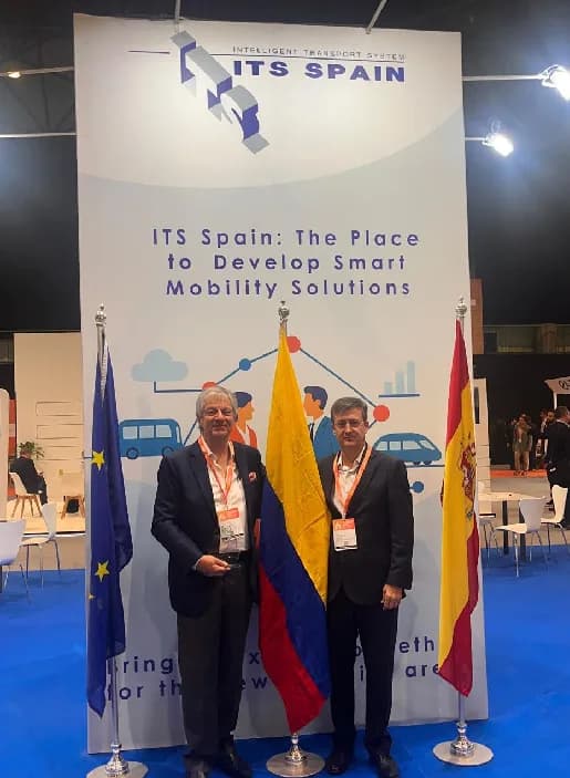 Alberto Mariño Samper de Corfi recibió premio ITS España 2025 por liderazgo en infraestructura