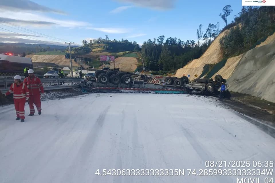 Se habilitaron dos carriles en la calzada Girardot-Bogotá y se deshabilitó el contraflujo por la otra calzada