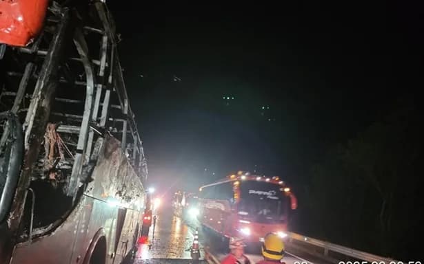 Se mantienen restricciones parciales en la Vía Bogotá - Villavicencio mientras continúan los trabajos de remoción de escombros