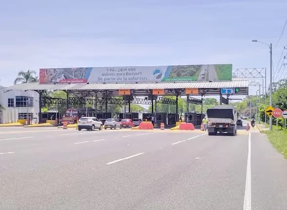 Trabajadores de Autopistas del Caribe marchan en Sabanagrande y Galapa en rechazo a agresiones en contra de los peajes