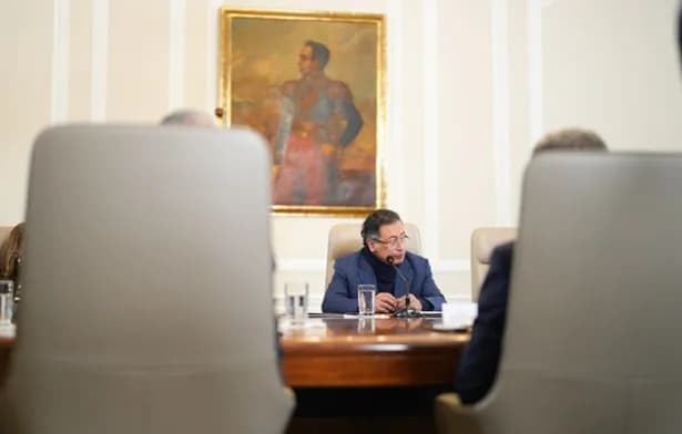 Petro cuestiona manejo privado de Nueva EPS y exige reforma para evitar que el Estado asuma deuda de $13 billones