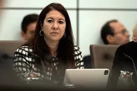 La gobernadora de la Reserva Federal, Adriana Kugler, hablará hoy; el Banco de Suecia decidió
