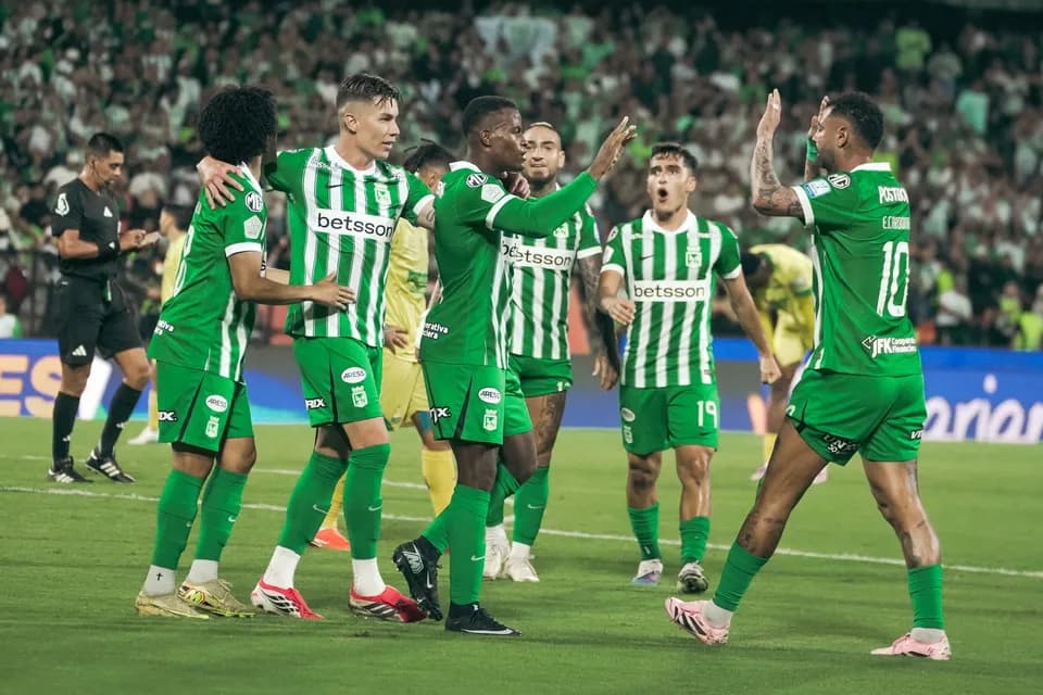Santa Fe finalizó la jornada dentro de los ocho debido al triunfo de Nacional ante Bucaramanga en el cierre de la fecha 17