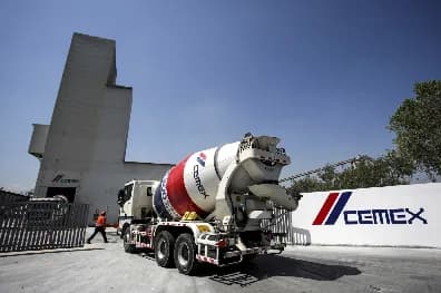 Cemex prevé que en 2024 su producción y despacho de cemento caerá entre y 3% y un 4%