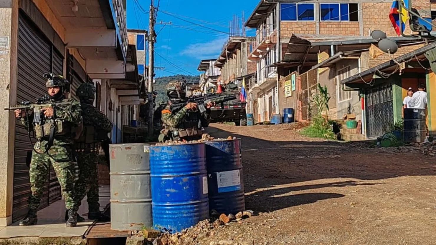 Más de dos mil habitantes del Cauca confinados por combates entre el Ejército de Liberación Nacional y disidencias de las Farc