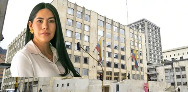 Ya aceptaron la renuncia de Julián Molina; en su reemplazo queda Yeimi Carina Murcia como ministra TIC encargada
