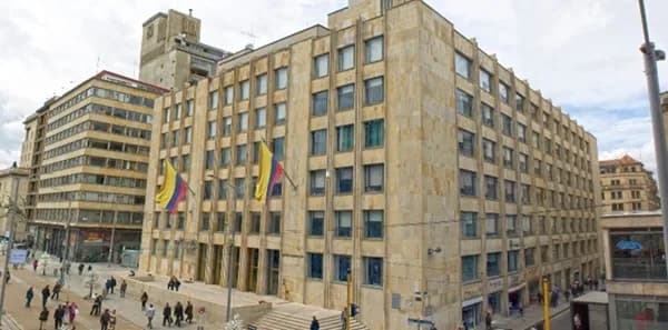 Nuevo decreto de MinTIC permitiría a los operadores postales captar dinero mediante "Cuentas Postales" sin licencia ni vigilancia financiera