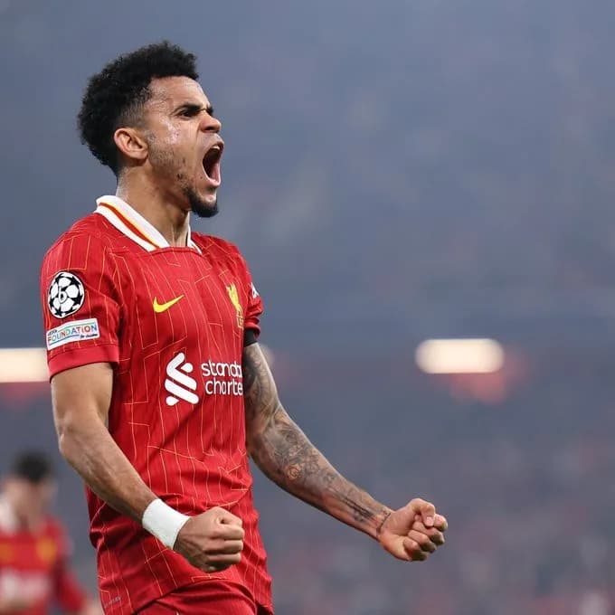 El Liverpool se afianzó como líder de la Champions League con un triplete de Luis Díaz en la goleada al Bayer Leverkusen