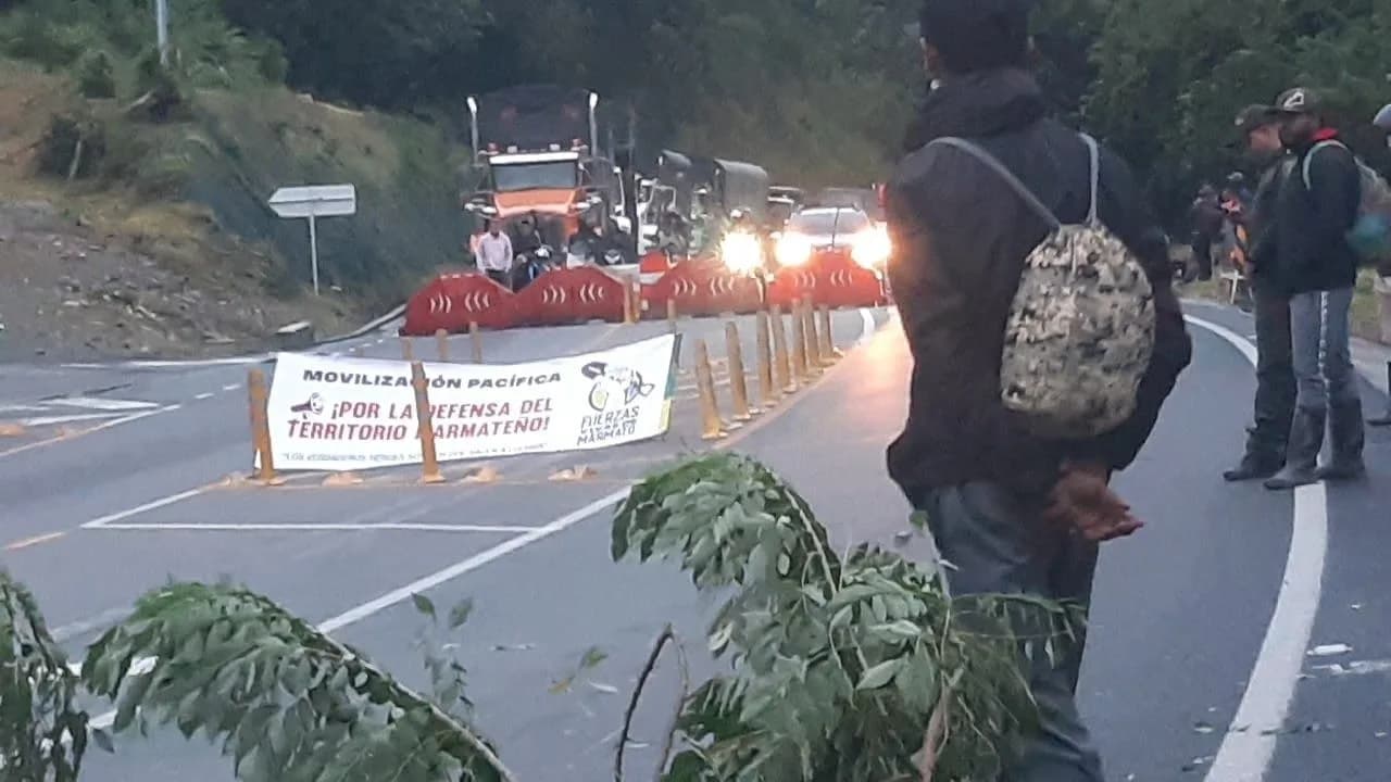 La vía Manizales - Medellín a la altura de Marmato en Caldas se encuentra bloqueada por paro minero
