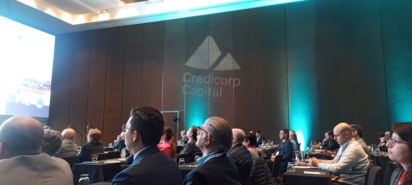 Credicorp proyecta, para Chile, un PIB de 2,4% y una inflación de 3,8% en 2025