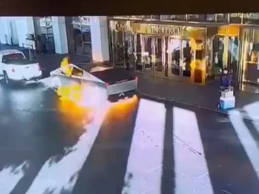 Vehículo de Tesla que explotó frente al hotel Trump en Las Vegas iba cargado de cilindros de gas, combustible y morteros