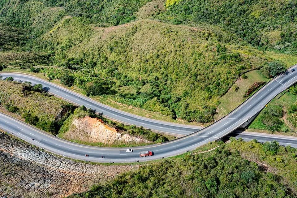 Sacyr firmará financiamientos por US$440 millones para concesiones viales en Paraguay  y Colombia