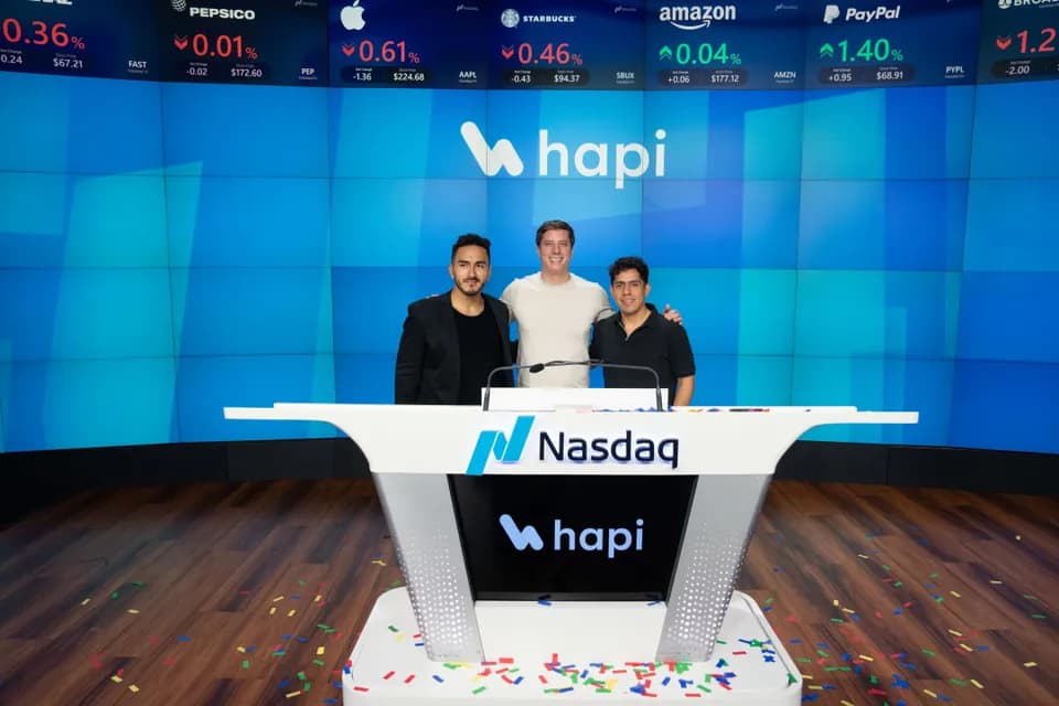 Hapi alcanzó medio millón de clientes y los celebra en la torre de Nasdaq en Times Square