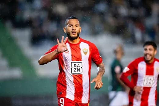 El colombiano Luis Javier Suárez marcó tres tantos con el Almería y eliminó al Sevilla en la Copa del Rey