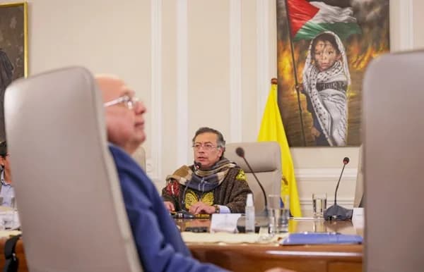 El ministro de Justicia, Eduardo Montealegre presentó su renuncia irrevocable al Ministerio de Justicia tras decisión del Tribunal de Bogotá en el Caso Uribe