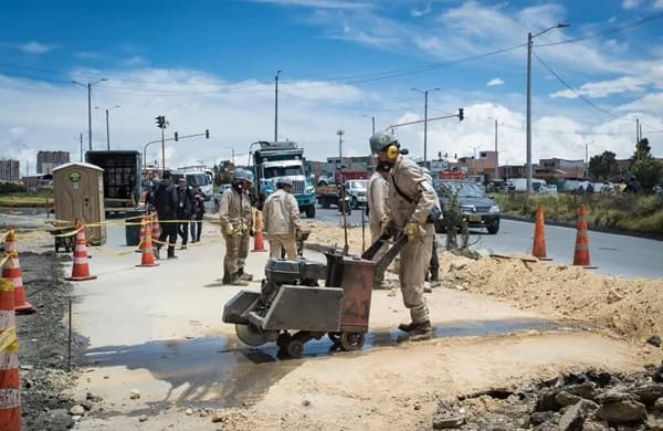 La Alcaldía de Bogotá tomó posesión de la obra a cargo del Grupo 2 en la Avenida Ciudad de Cali, y multó al contratista por $14 mil millones