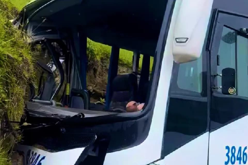 Un muerto y diez heridos dejó un accidente en la vía Bogotá—Girardot a la altura del kilómetro 97