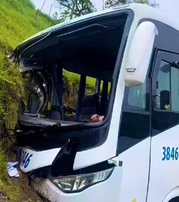 Un muerto y diez heridos dejó un accidente en la vía Bogotá—Girardot a la altura del kilómetro 97