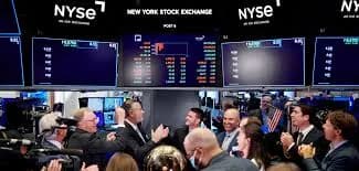 Wall Street cerró en verde: Standard & Poor's registró su primer cierre en 7.800 puntos, impulsado por las ganancias tecnológicas y la moderación de los rendimientos