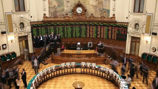 Ipsa se dispara 3,4% y vuelve a los 9.910 puntos impulsado por expectativas de mercado ante posible triunfo de Kast en diciembre