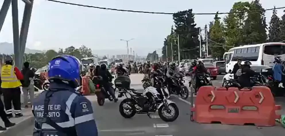 Ventas en Bogotá caen 80% por el paro camionero y trabajadores tardan  hasta dos horas más en sus trayectos