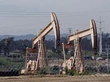 Precios del petróleo suben tras escasos avances en las conversaciones de paz en Gaza