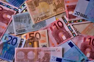 Tasas de cambio de monedas de reserva: euro cotiza en $4.600,07, libra esterlina, en $5.302,50