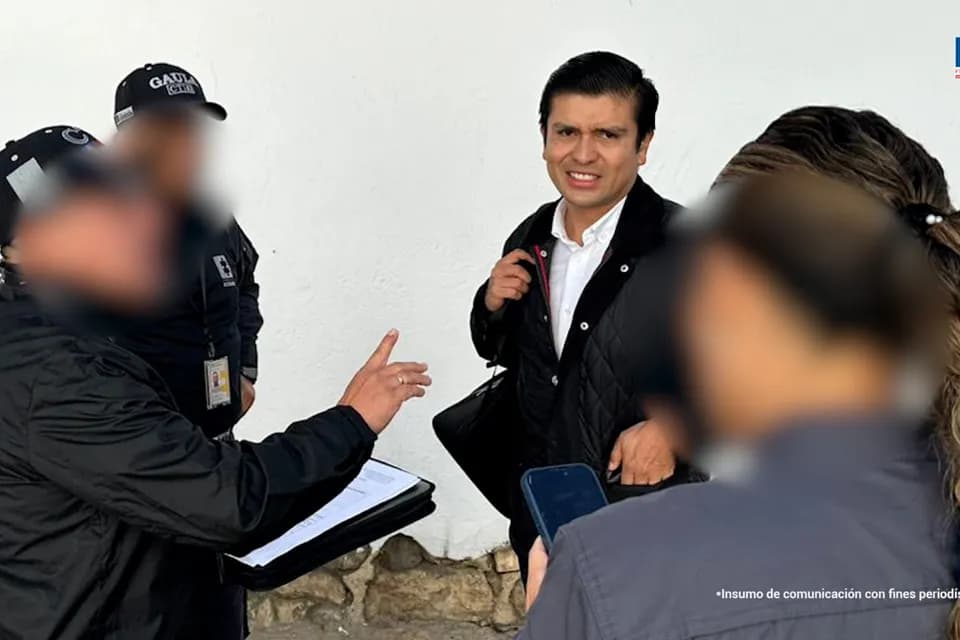 Por pedir dinero para expedir licencia de construcción fue capturado el alcalde de Villa de Leyva, Boyacá, Víctor Alfonso Gamboa Chaparro
