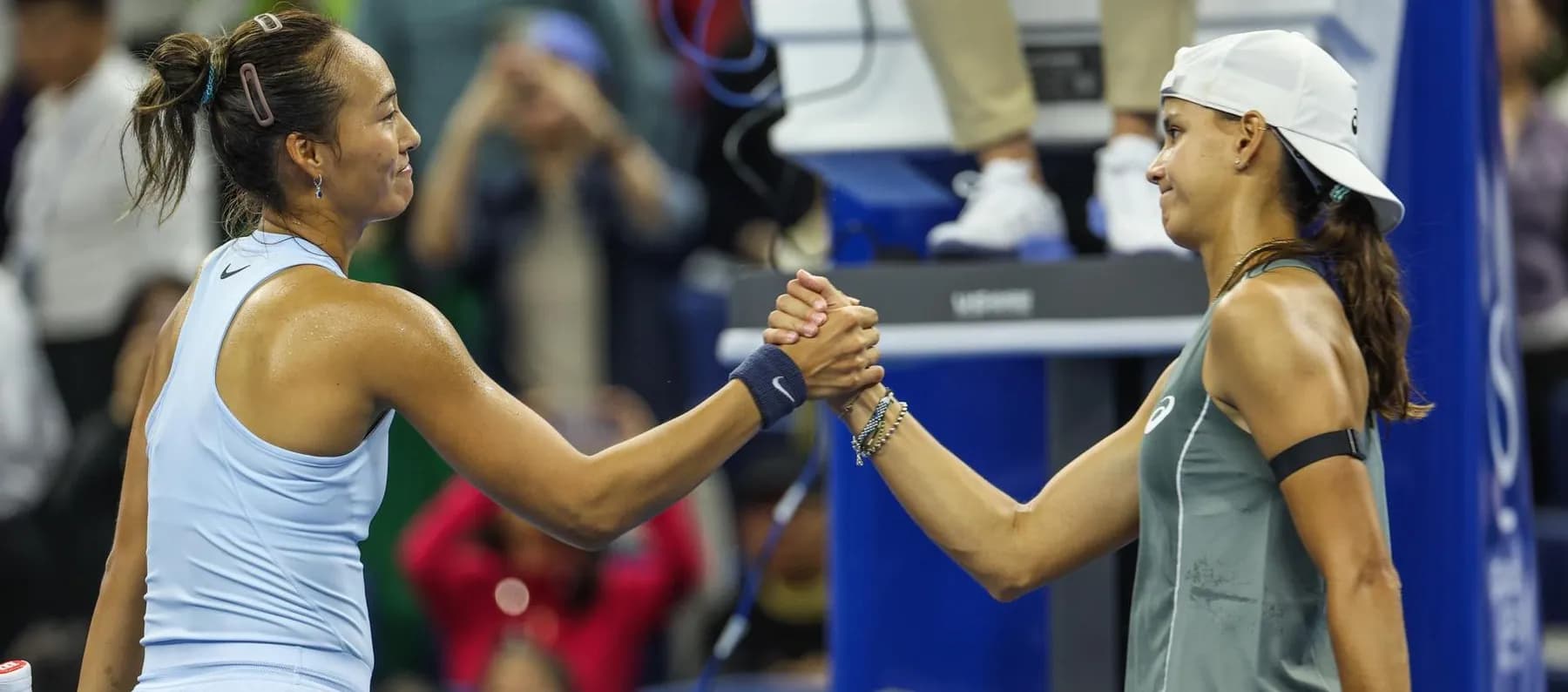 La china Zheng Qinwen venció a la colombiana Emiliana Arango en el Abierto de China