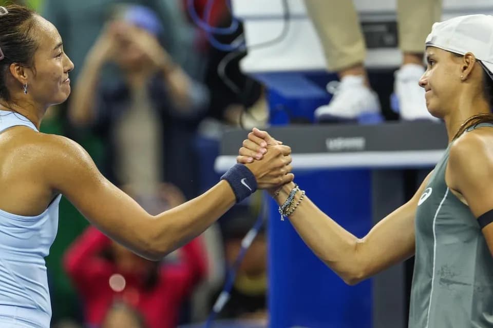 La china Zheng Qinwen venció a la colombiana Emiliana Arango en el Abierto de China