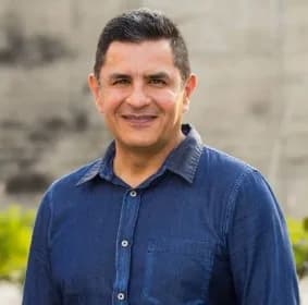 Procuraduría suspendió al alcalde de Cali, Jorge Iván Ospina Gómez, y destituyó al secretario de Cultura, José Lenis, por irregularidades en contrato por $11.955 millones para realizar Feria Virtual
