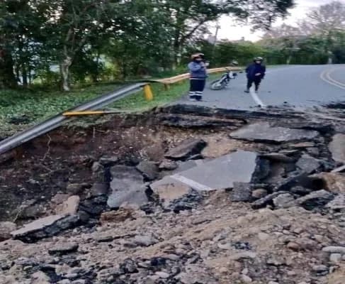 Cierre en la Vía Panamericana por la detonación de una carga explosiva en el sector El Túnel, Cajibío, sentido Popayán y Cali
