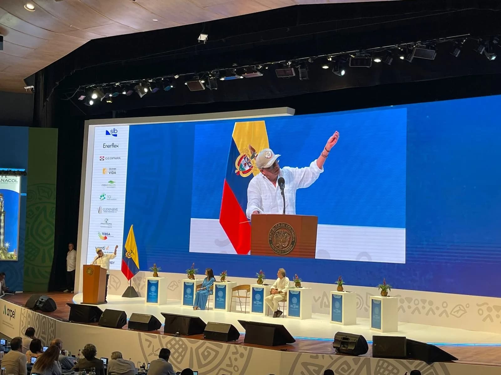 Colombia en los 30 próximos años tiene presupuestado de las vigencias futuras inversiones solo en carreteras, según el presidente Gustavo Petro