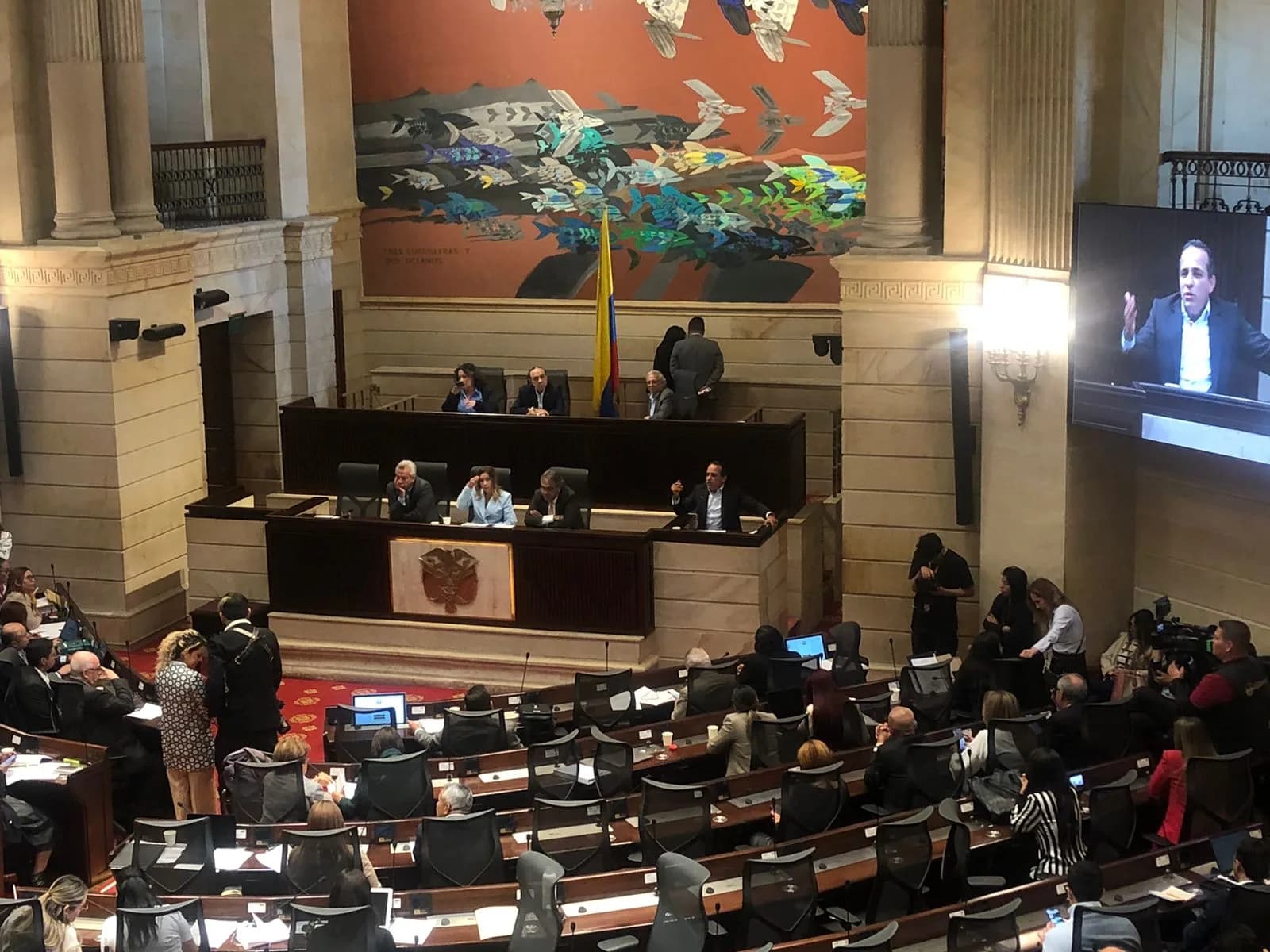 Citan a la Plenaria del Senado para tramitar moción de censura contra el ministro de Defensa, Jorge Eduardo Mora, por ordenar bombardeos en donde estaban presentes menores de edad