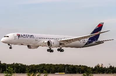 Latam Airlines Colombia solicitó operar la ruta entre el Aeropuerto Internacional Eldorado de Bogotá y el Aeropuerto Internacional Reina Beatrix de Aruba
