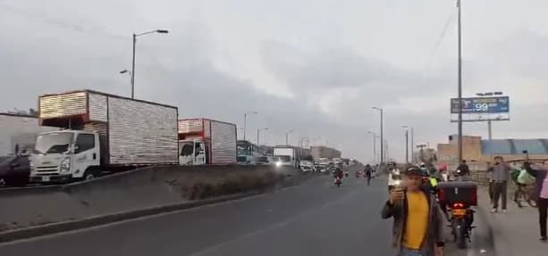 Corredor vial Bogotá - Villavicencio uno de las más afectadas a raíz de los bloqueos,  Gobierno confirma que mantendrá el alza del precio del Acpm