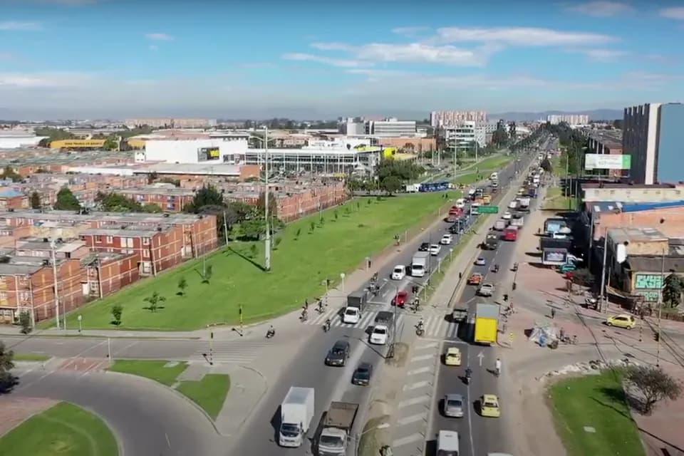 Ponen en marcha piloto para mejorar la movilidad de la Calle 13 en Bogotá