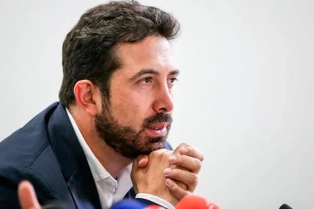 Propuesta de nuevo aplazamiento presupuestal le terminó costando la cabeza al minHacienda Guevara: presidente Petro no dio el visto bueno