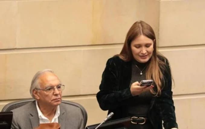 Imputada ex asesora del Ministerio de Hacienda, María Alejandra Benavides Soto por el direccionamiento de contratos de Unidad Nacional de Gestión del Riesgo y de Desastres en favor de congresistas